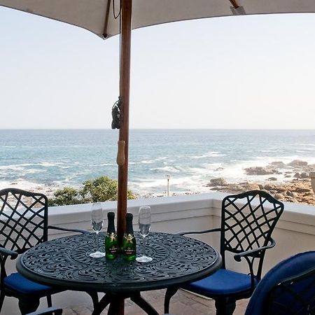 Bantry Beach Luxury Suites Kaapstad Buitenkant foto