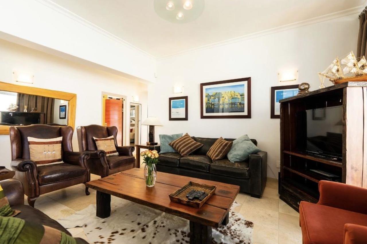 Bantry Beach Luxury Suites Kaapstad Buitenkant foto