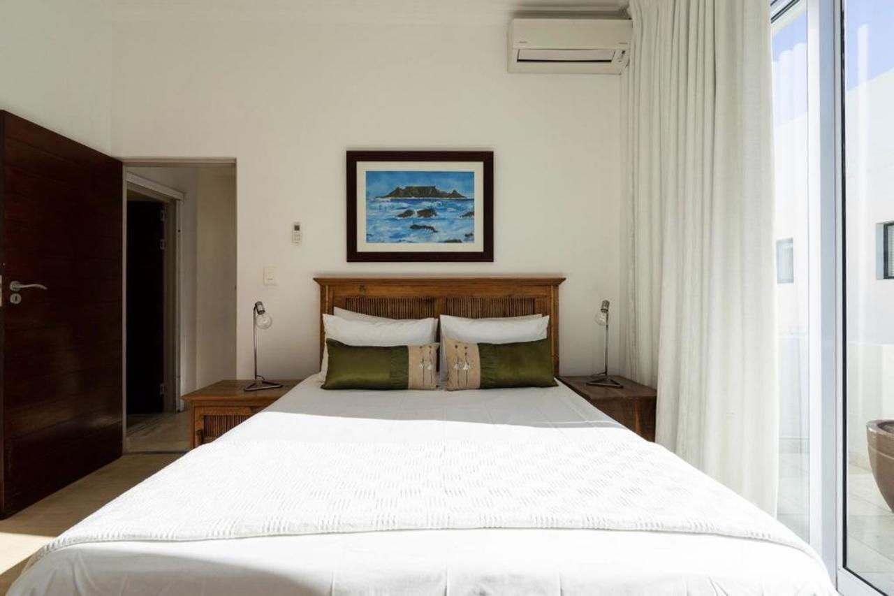 Bantry Beach Luxury Suites Kaapstad Buitenkant foto