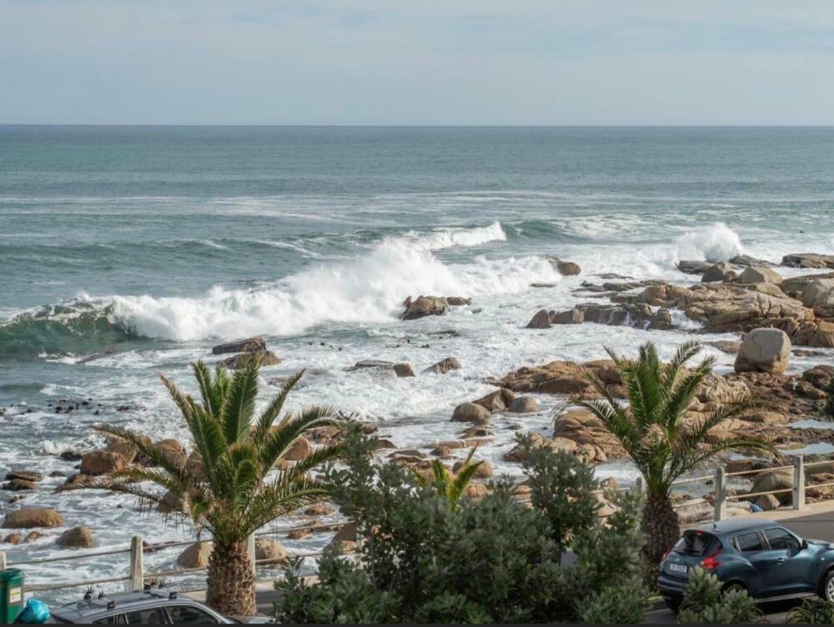 Bantry Beach Luxury Suites Kaapstad Buitenkant foto