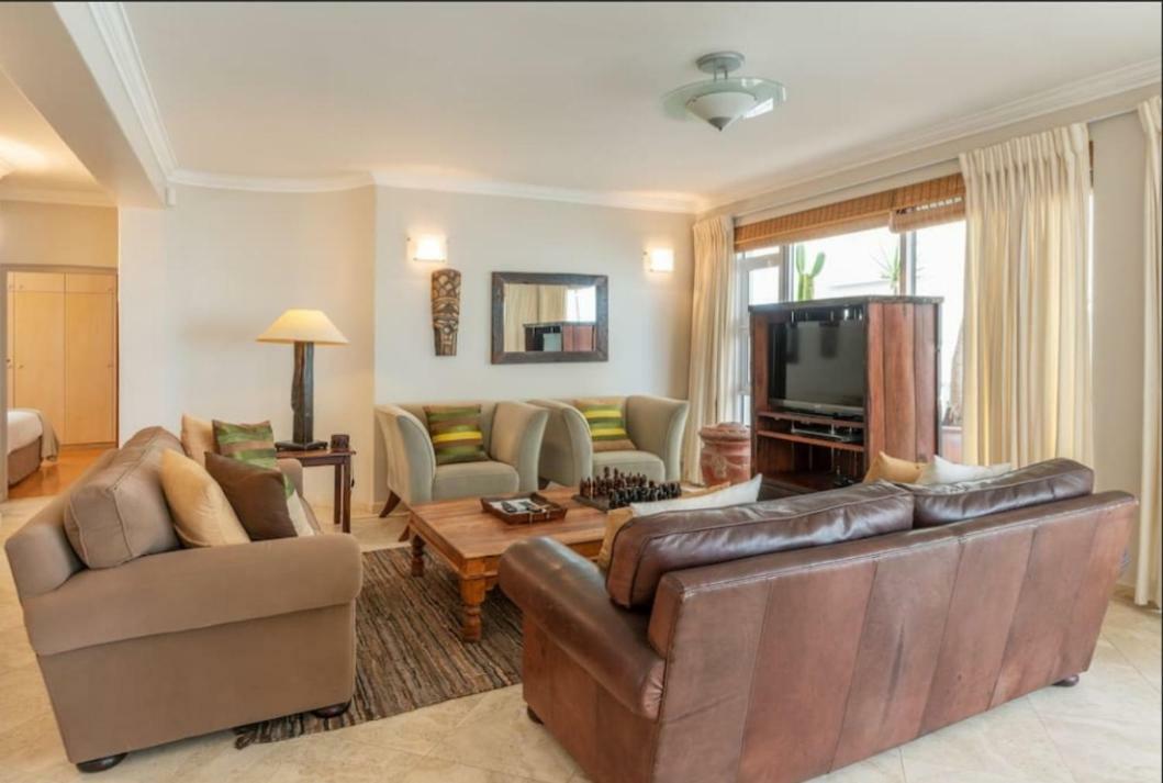 Bantry Beach Luxury Suites Kaapstad Buitenkant foto