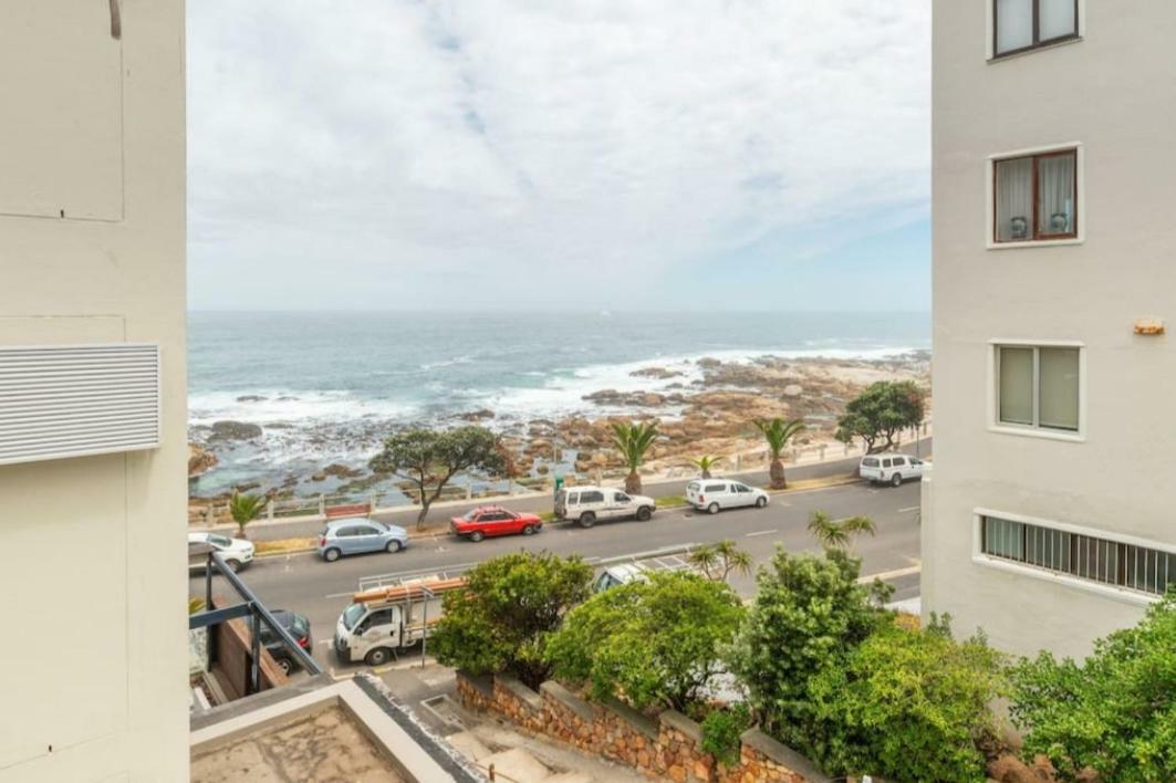 Bantry Beach Luxury Suites Kaapstad Buitenkant foto