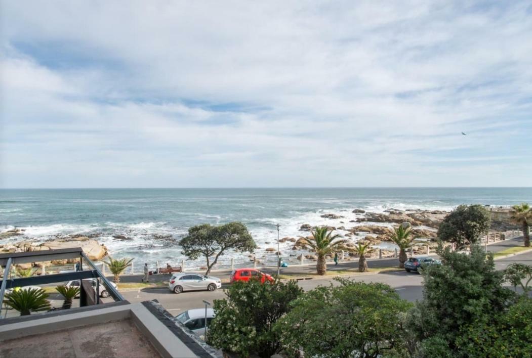 Bantry Beach Luxury Suites Kaapstad Buitenkant foto