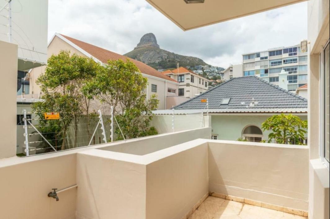 Bantry Beach Luxury Suites Kaapstad Buitenkant foto