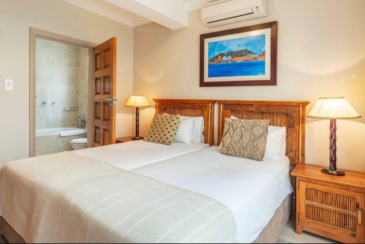 Bantry Beach Luxury Suites Kaapstad Buitenkant foto