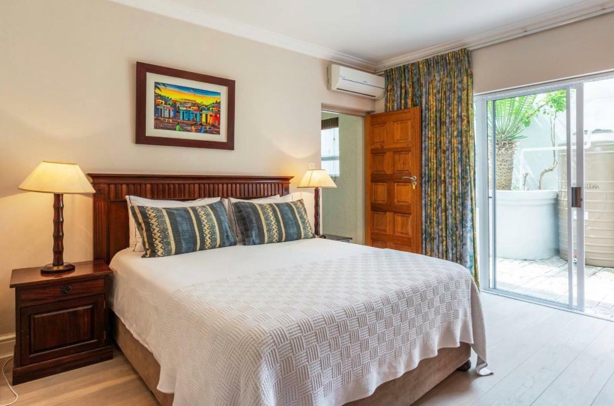 Bantry Beach Luxury Suites Kaapstad Buitenkant foto