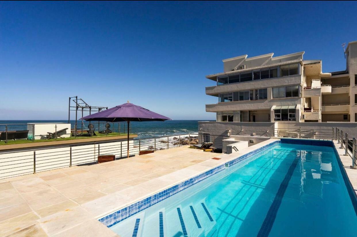 Bantry Beach Luxury Suites Kaapstad Buitenkant foto