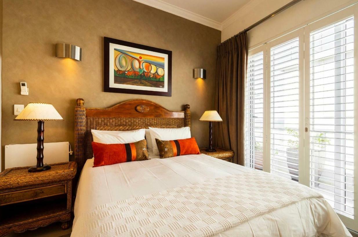 Bantry Beach Luxury Suites Kaapstad Buitenkant foto