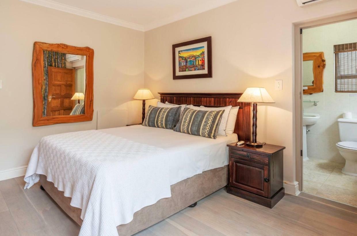 Bantry Beach Luxury Suites Kaapstad Buitenkant foto