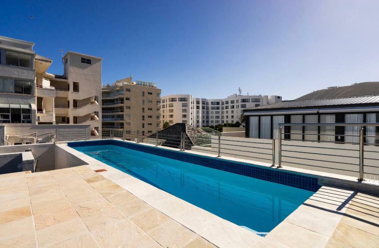 Bantry Beach Luxury Suites Kaapstad Buitenkant foto