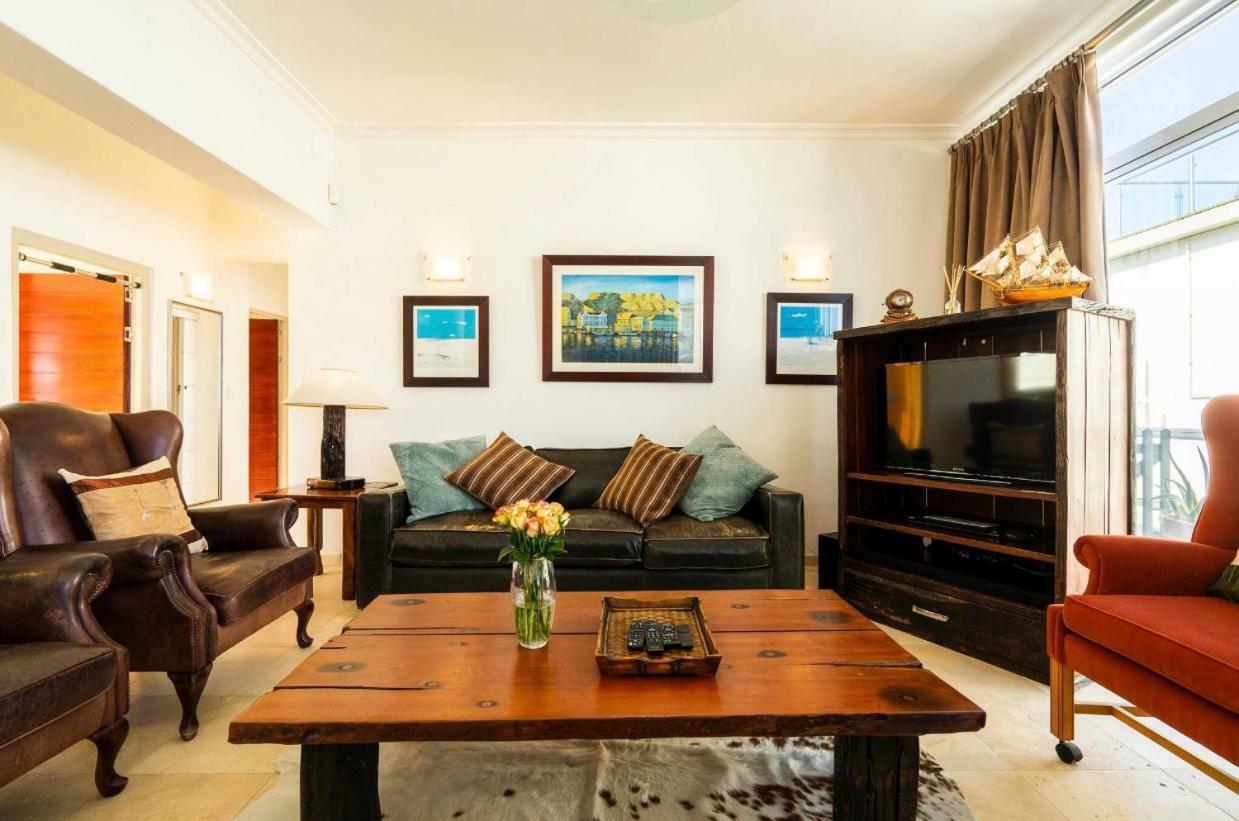 Bantry Beach Luxury Suites Kaapstad Buitenkant foto
