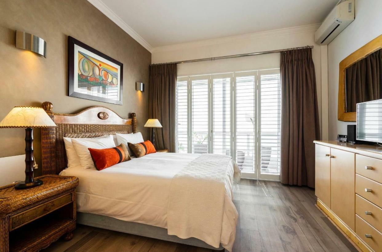 Bantry Beach Luxury Suites Kaapstad Buitenkant foto