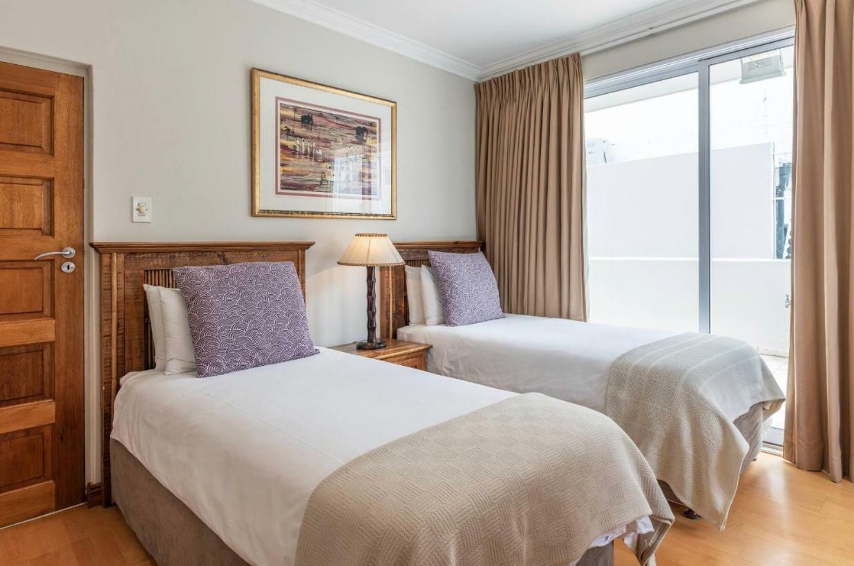 Bantry Beach Luxury Suites Kaapstad Buitenkant foto