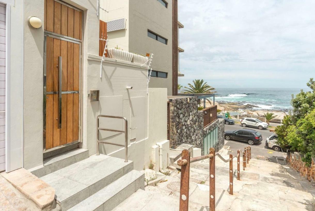 Bantry Beach Luxury Suites Kaapstad Buitenkant foto
